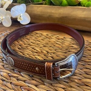Nocona Belt Company Genuine Leather Woven Detail Silver Buckle Accents Size 44